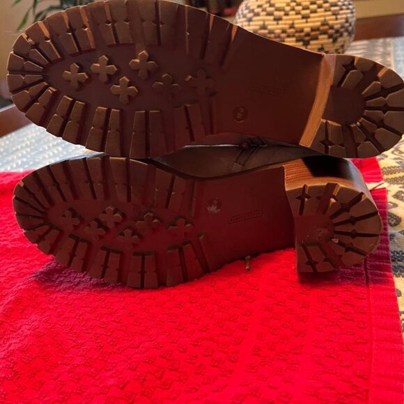 Vince Camuto suede lace-up boots - Picture 4 of 5